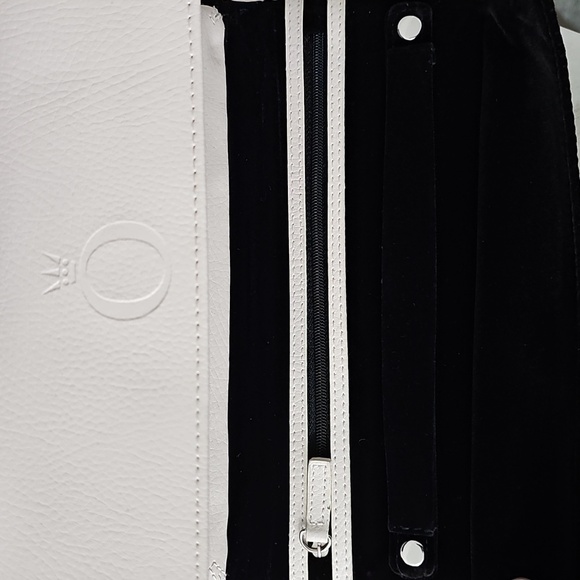 Pandora Makeup/Jewelry Case - Picture 8 of 11